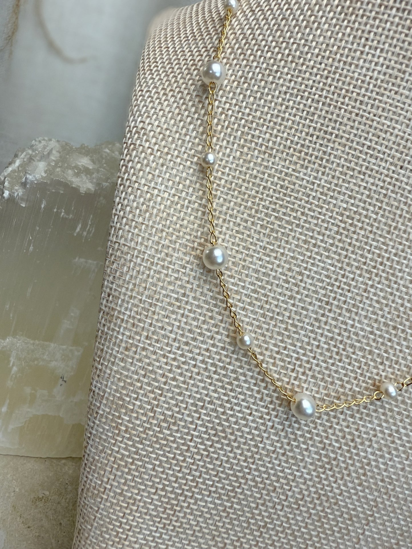 Mini Pearl Choker