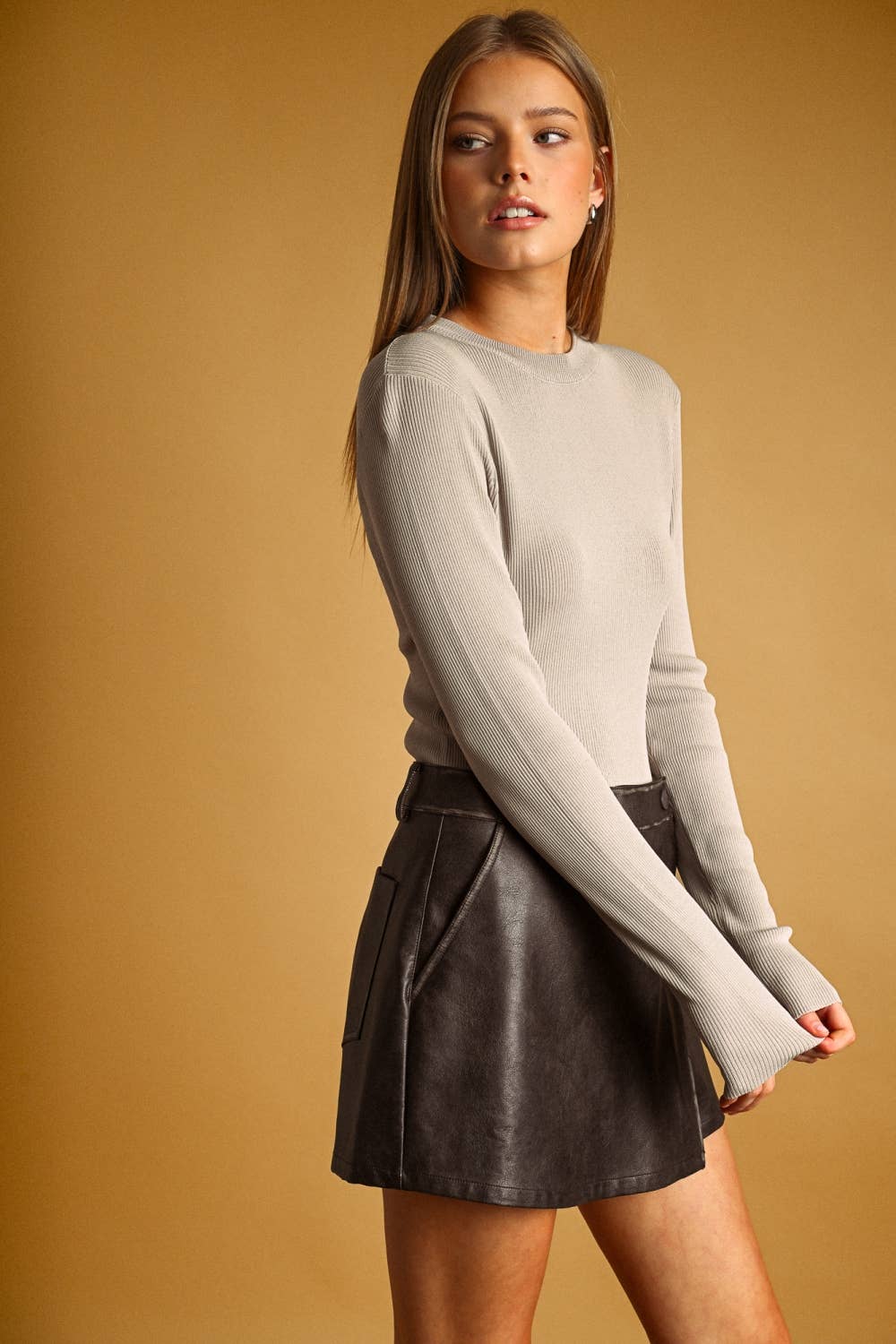 RIBBED LONG SLEEVE BASIC TOP